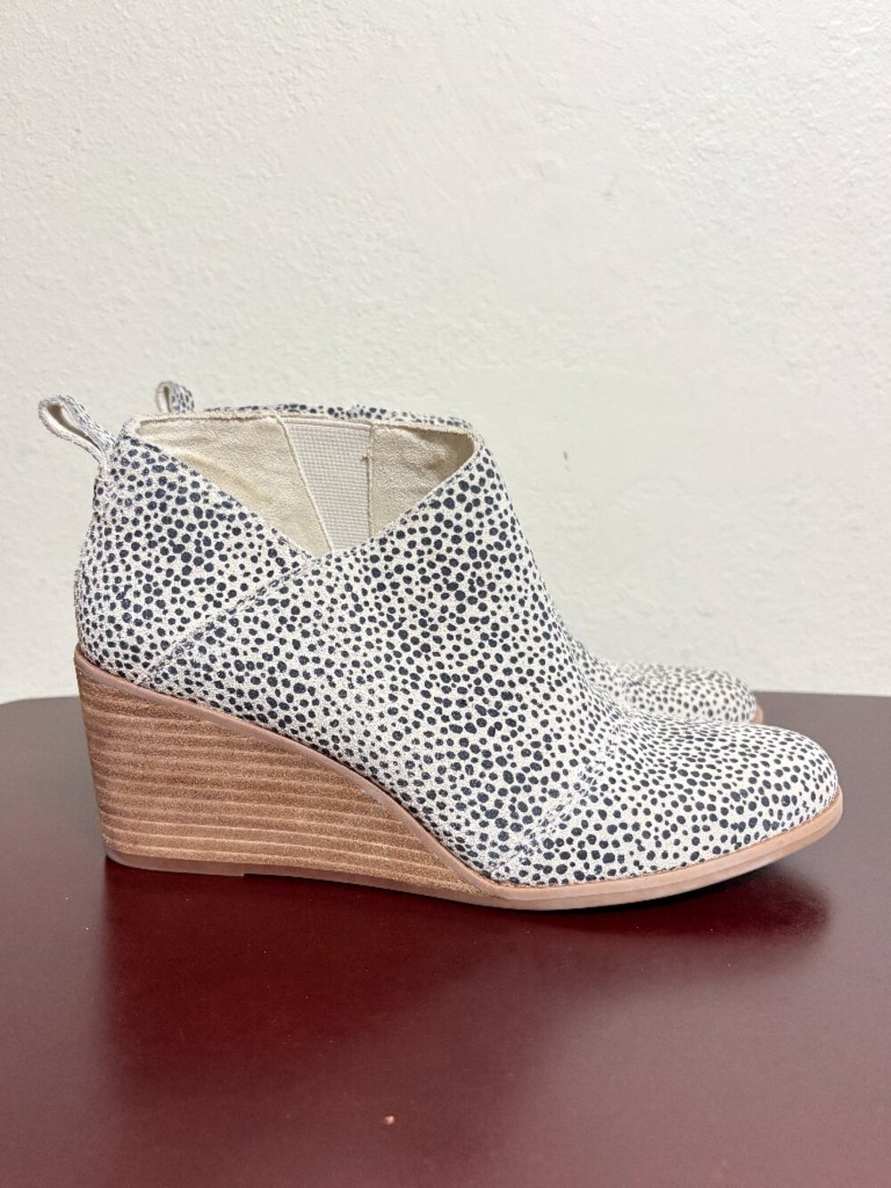 TOMS MARTA BOOTIES CHEETAH PRINT SIZE 8